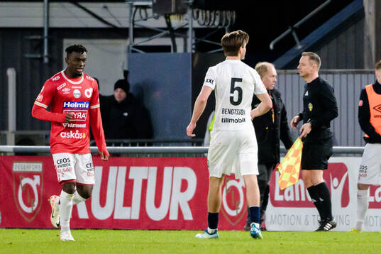 Helsingborgs Wilhelm Loeper har bytt tröja till nummer 5