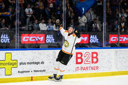 Brynäs Oliver Tärnström jublar