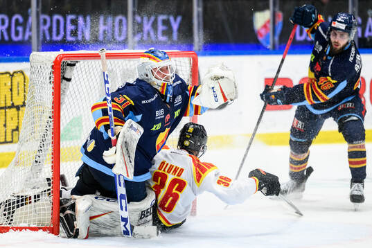 Djurgårdens målvakt Viktor Andrén och Brynäs Linus