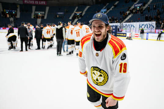 Brynäs Tyler Kelleher jublar