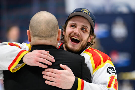 Brynäs Tyler Kelleher jublar