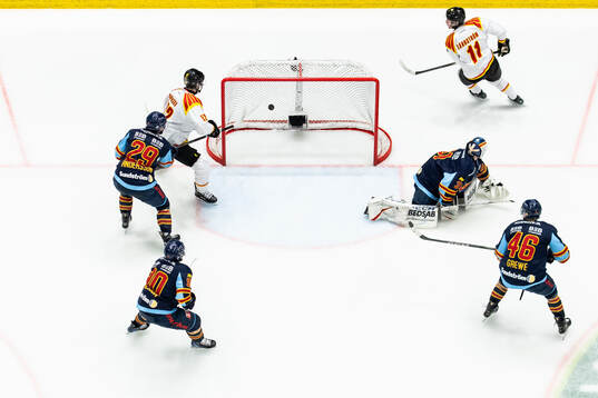 Brynäs Oliver Tärnström gör 0-3 på Djurgårdens