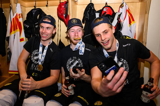 Brynäs spelare jublar