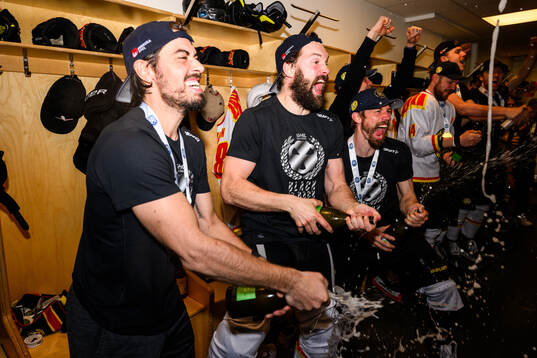 Brynäs Simon Bertilsson jublar