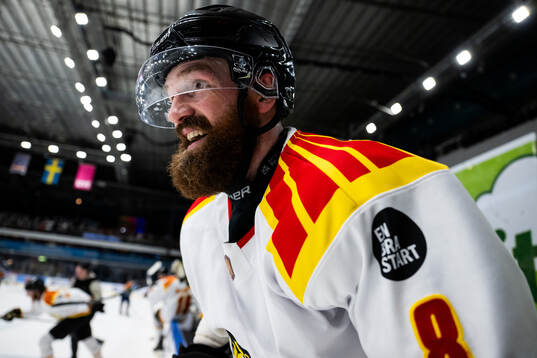 Brynäs Jordie Benn jublar