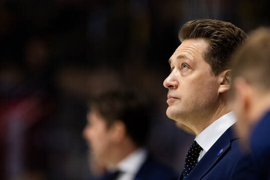 Sam Hallam, Head coach of Sweden