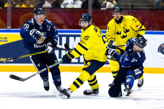 Oliver Kapane, Eemeli Suomi of Finland and Linus Johansson