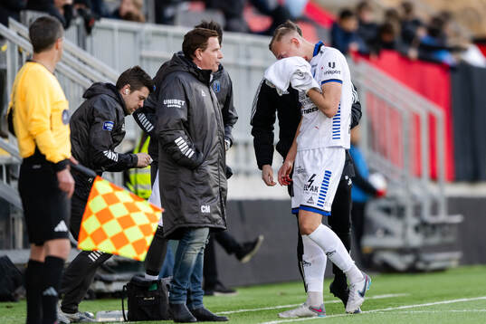 Sirius Jakob Voelkerling Persson lämnar planen