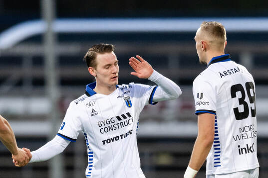 Sirius Noel Milleskog och Jakob Voelkerling Persson jublar