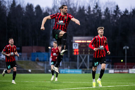 Brommapojkarnas Nikola Vasic jublar