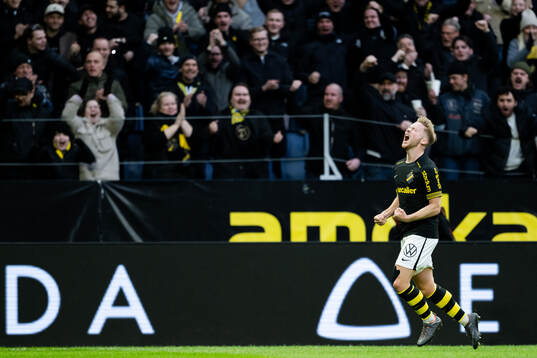 AIKs Eskil Edh jublar