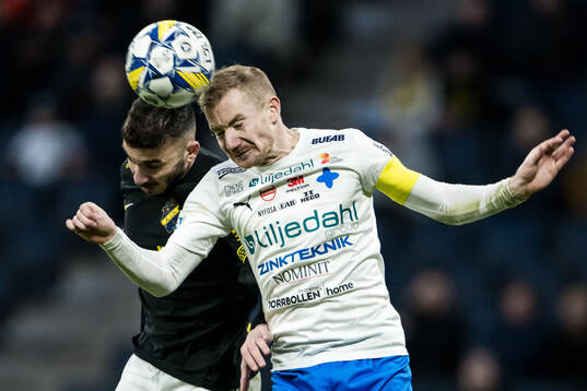 AIKs Ioannis Pittas och Värnamos Freddy Winsth