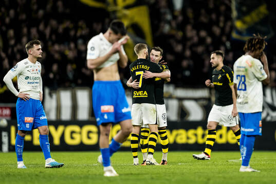 AIKs Anton Salétros och Bersant Celina jublar