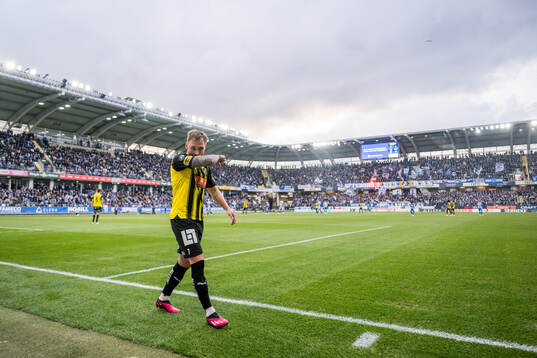 Häckens Jacob Barret Laursen lämnar planen