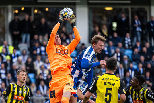 Häckens Andreas Linde och IFK Göteborgs Laurs Skjellerup