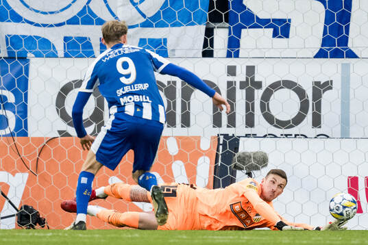 Häckens Andreas Linde med en räddning