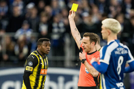 Häckens Abdulrazaq Ishaq får en varning