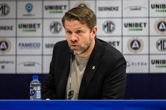 Häckens tränare Pål Arne Johansen på presskonferensen