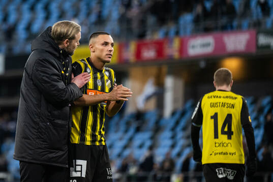 Häckens klubbchef Marcus Jodin och Ali Youssef
