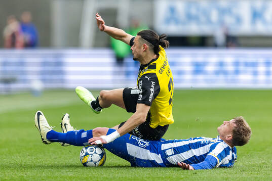 Häckens Amor Layouni och IFK Göteborgs Sebastian Hausner