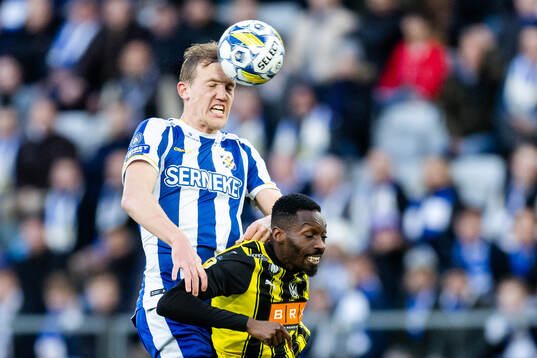 IFK Göteborgs Adam Carlén och Häckens Blair Sebastian