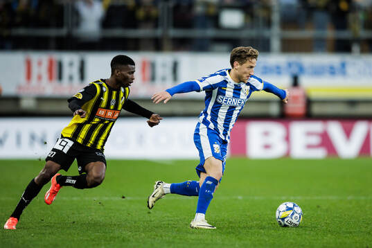 Häckens Akoua Romeo Amane och IFK Göteborgs Arbnor Mucolli