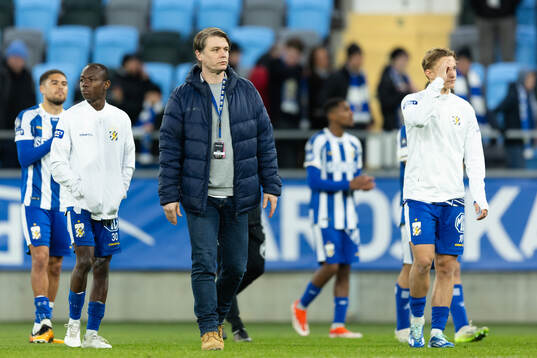 IFK Göteborgs tekniske direktör Ola Larsson deppar