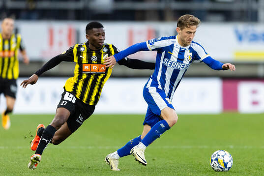 Häckens Akoua Romeo Amane och IFK Göteborgs Arbnor Mucolli