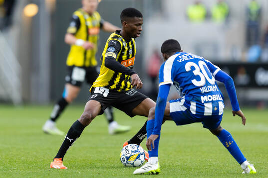 Häckens Akoua Romeo Amane och IFK Göteborgs Malick Junior