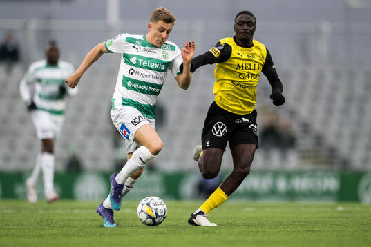 Västerås Simon Gefvert och Mjällbys Seedy Imam Jagne