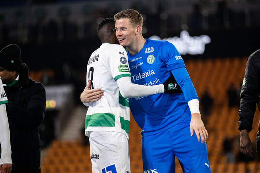Västerås Frederic Nsabiyumva och målvakt Johan Brattberg