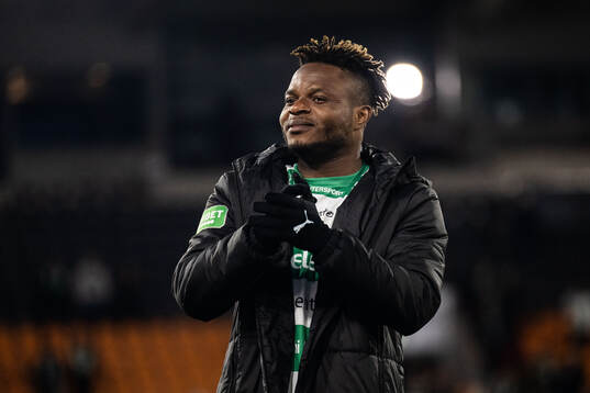 Västerås Henry Offia jublar