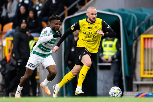 Västerås Henry Offia och Mjällbys Adam Ståhl