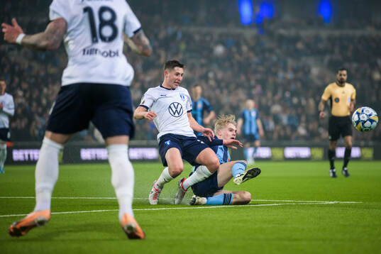 Malmö FFs Lasse Berg Johnsen och Djurgårdens Lucas
