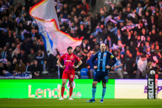 Djurgårdens Marcus Danielson och målvakt Jacob Widell