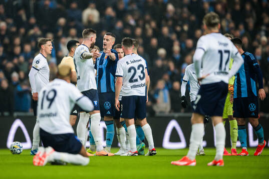 Malmö FFs Pontus Jansson och Djurgårdens Haris Radetinac