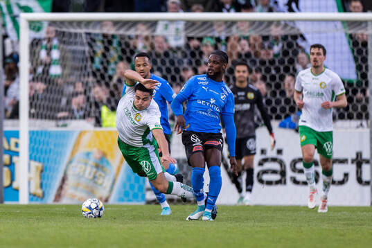Hammarbys Jusef Erabi och Halmstads Joseph Baffoe