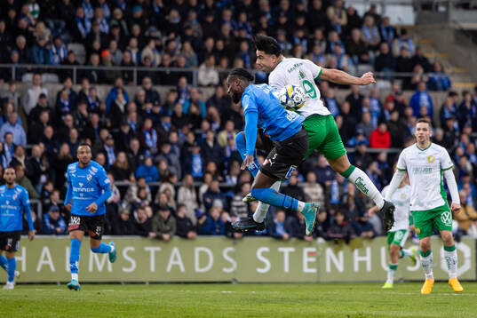 Halmstads Joseph Baffoe och Hammarbys Jusef Erabi