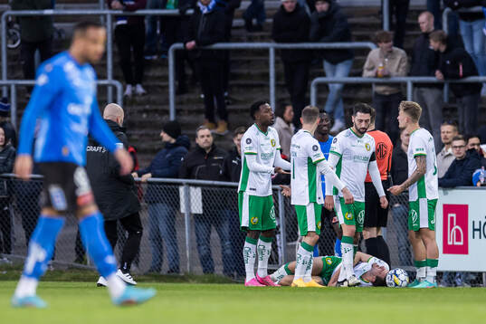Hammarbys Pavle Vagic ligger och har ont