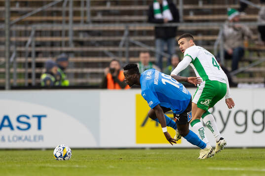 Halmstads Naeem Mohammed och Hammarbys Edvin Kurtulus