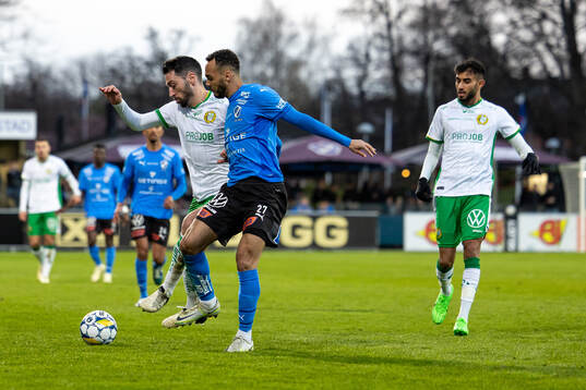 Hammarbys Nahir Besara och Halmstads Vinicius Nogueira De