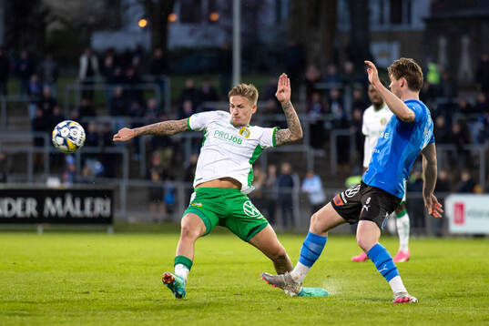 Hammarbys Fredrik Hammar och Halmstads Gabriel Wallentin