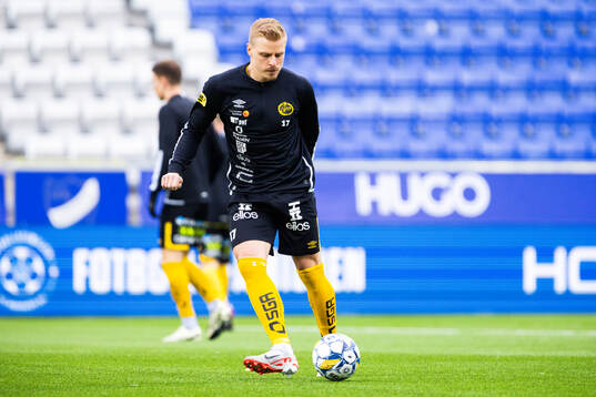 Elfsborgs Per Frick på uppvärmningen