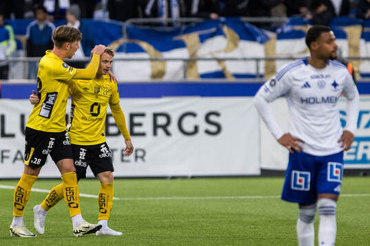Elfsborgs Noah Söderberg och Simon Hedlund jublar