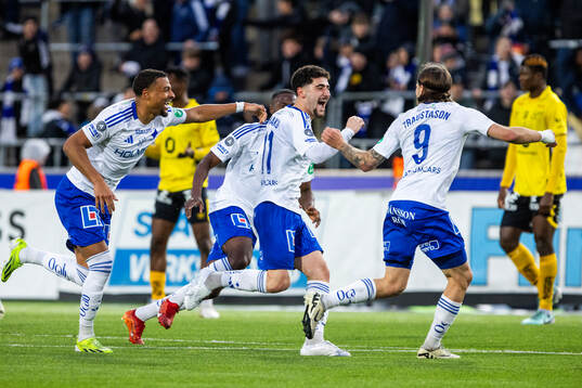 IFK Norrköpings Joseph Ceesay och Ismet Lushaku jublar