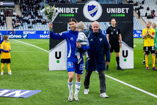 IFK Norrköpings Arnor Traustason firas