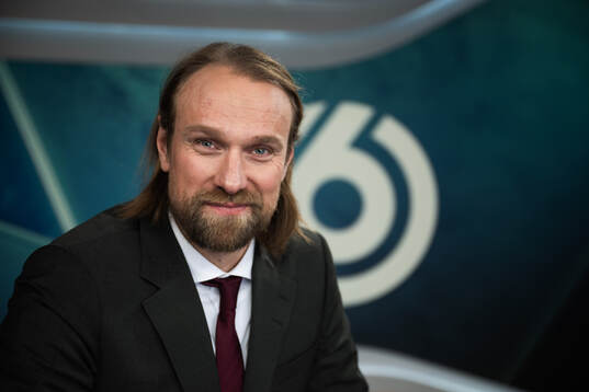 Jonatan Lindquist poserer för ett porträtt