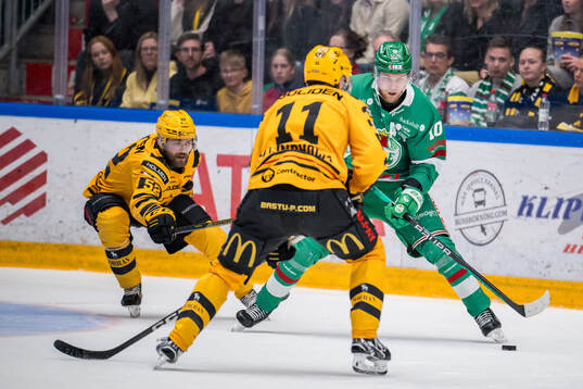 Skellefteås Arvid Lundberg och Rögles Rodrigo Abols