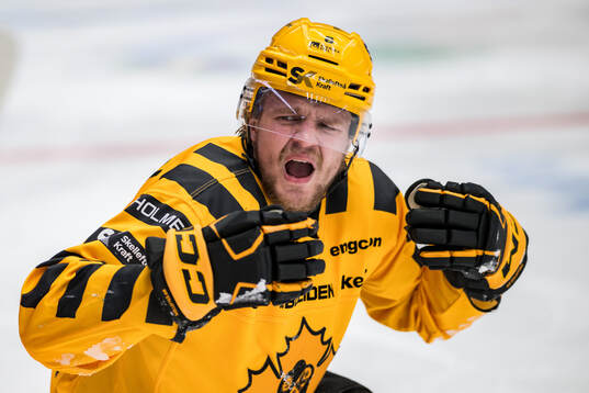 Skellefteås Måns Forsfjäll har ont