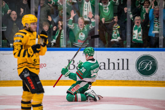 Rögles Anton Bengtsson jublar